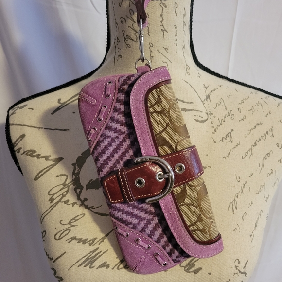 Coach Handbags - Rare Coach wristlet